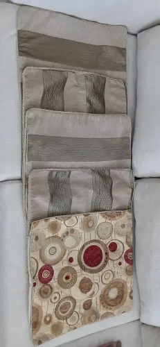 Vendo 5 capas de almofada. Produto bem conservado, pois foi pouco usado. Valor R$125,00