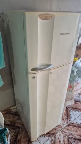 Geladeira Electrolux - Bom estado