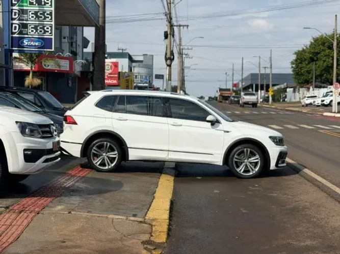 Volkswagen Tiguan Allspac R-line 350 TSI 2.0 4X4 2019