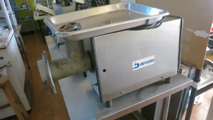 MOEDOR DE CARNE PROFISSIONAL BOCA 22- BECCARO - INOX - AÇOUGUE / RESTAURANTE