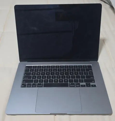 MacBook Air M2 - 15" - 2023