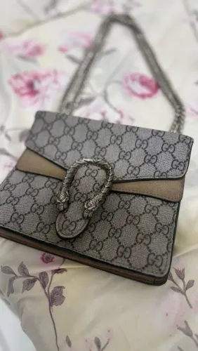 Vende-se bolsa da Gucci original, com marcas de uso