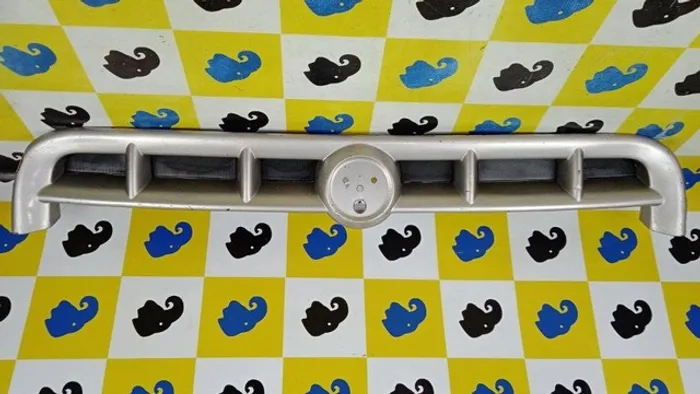Grade Do Capo Dianteira Fiat Doblo 2002 Com Detalhe 