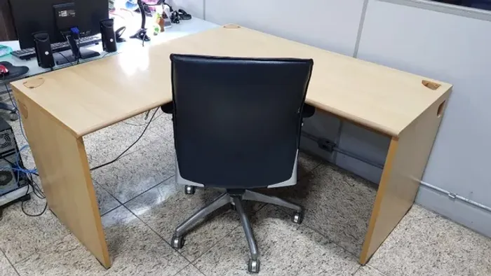 Mesa com cadeira