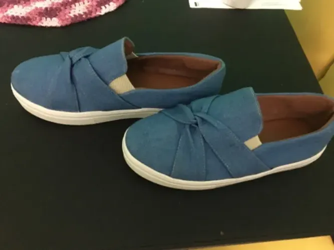 Vendo tênis feminino azul número 36