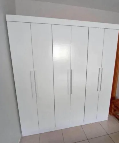 guarda roupa de casal 1.80[6 portas + 2 gavetas]