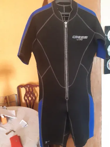 Vendo roupa de mergulho modelo CRESSI 2 mm