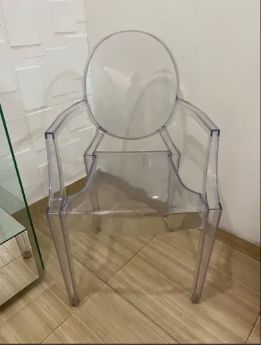 Cadeira Ghost Transparente