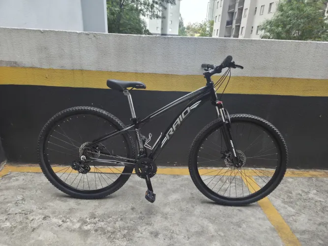 Bicicleta shimano tourney 3x7 alumínio  aro 29 com suspensão e freio a disco semi nova 