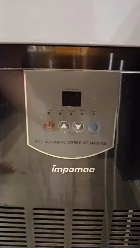 Máquina de Gelo Automática Impomac TH50 Preta
