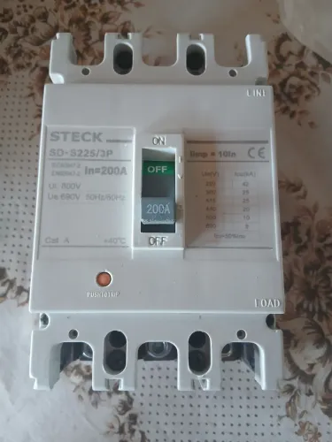 Disjuntor Tripolar Steck 225A SD-S225/3P - Novo