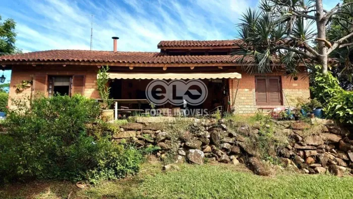 Casa de Campo á Venda no Condomínio Colinas do Mosteiro do Itaici, em Indaiatuba (Sp)