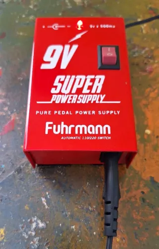 Fonte Fuhrmann 9V p/ Pedais de Guitarra, Violão e Baixo 
