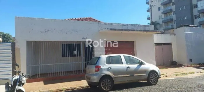 Casa para alugar, 3 quartos, Centro - Uberlândia/MG - Rotina Imobiliária