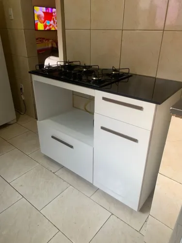 Balcão para cooktop com espaço para gas