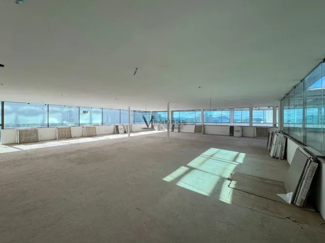 Sala comercial à venda no Vila da Serra