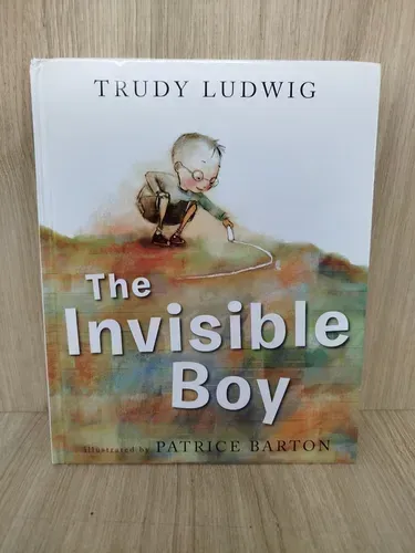 Livro The Invisible Boy NOVO e com CAPA DE PROTEÇÃO! - Leia a descrição...