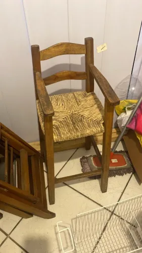 CADEIRA DE CRIANÇA PARA RESTAURANTE