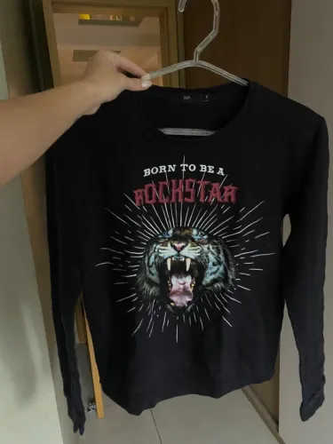 Moletom preto 'Born to be a Rockstar' P
