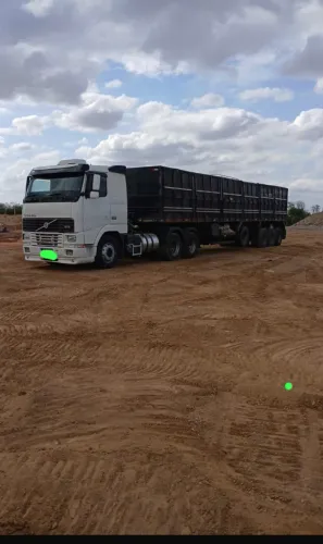 Cavalo volvo fh 380 e carreta guerra 4 eixo