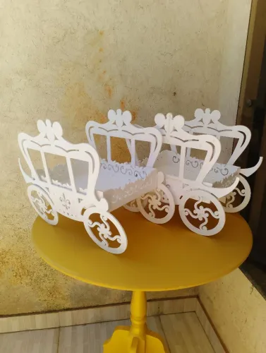 Carruagens para suporte de doces