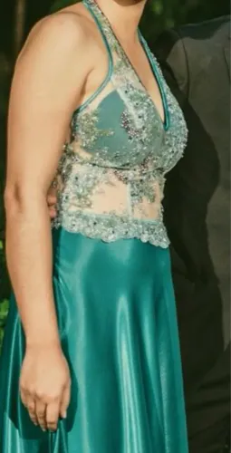 Vestido de festa bordado azul Tiffany lindo
