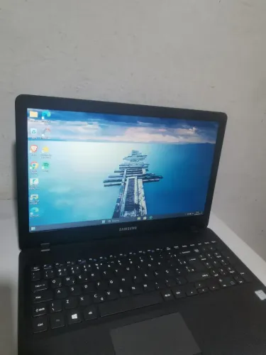Notebook Samsung 300E Intel i5 7*gen tela 15" 