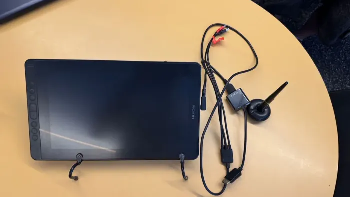 Mesa Digitalizadora Huion Kamvas 13 na caixa