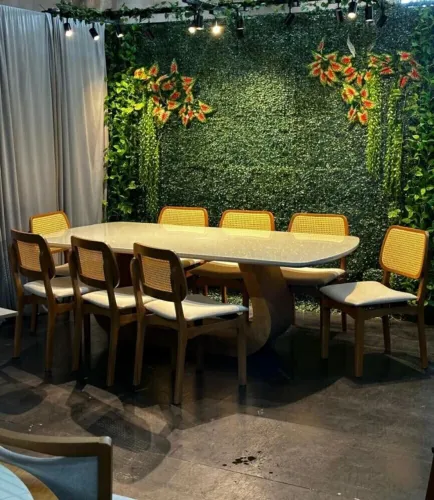 Mesa Bruna com 8 Cadeiras Diana