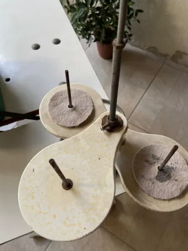 Máquina Overlock Chinesinha com mesa