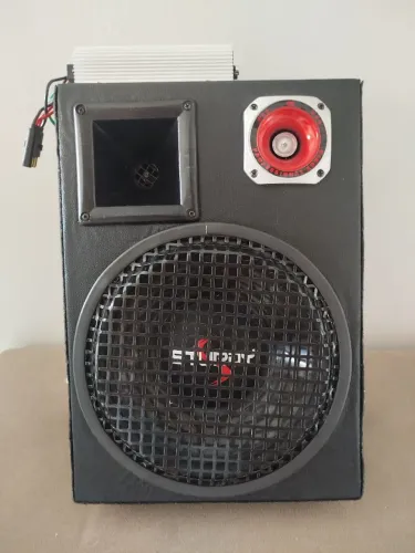 Caixa de Som Amplificada 