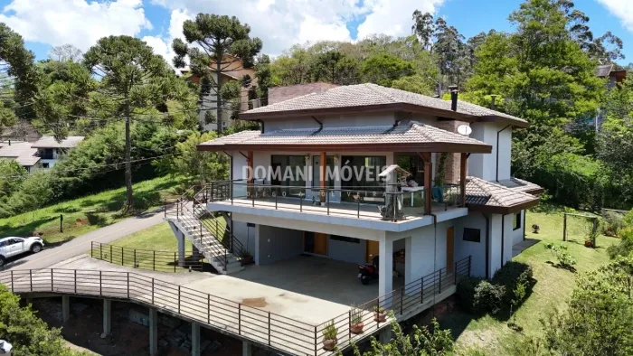 Casa em Condomínio Fechado com Vista Pedra do Baú - Região de Santo Antônio do Pinhal/SP