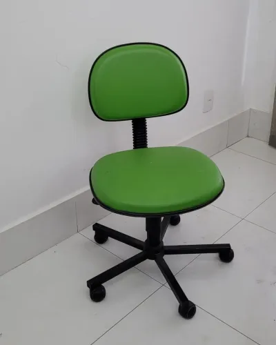 Cadeira Giratória Verde para Escritório