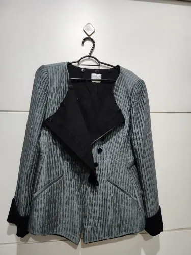 Blazer Armani cinza e preto T. 42