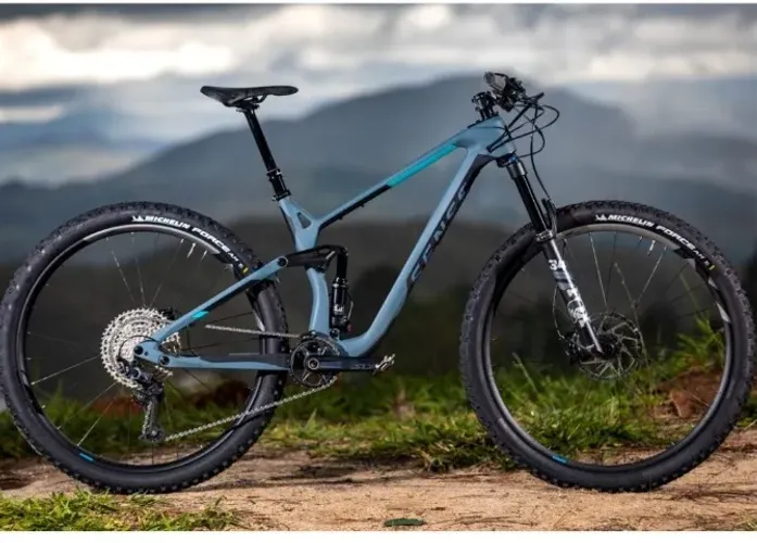 Bicicleta Fibra de carbono Full suspencion MTB