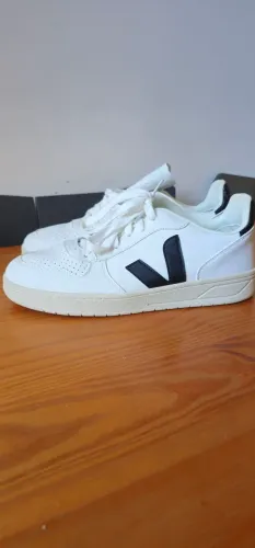 Tênis Veja V-10 Branco e Preto (LEIA O ANÚNCIO)