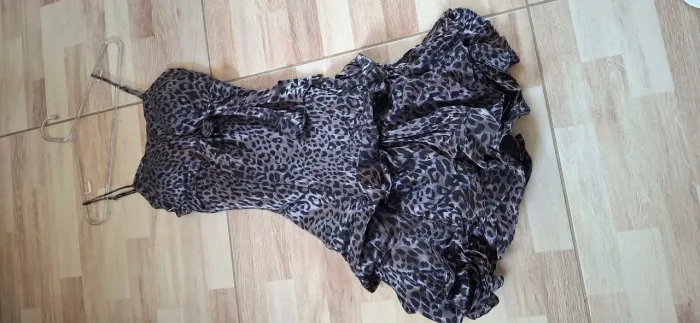 Vestido curto de alça