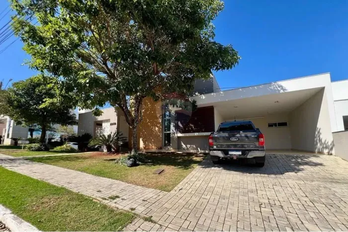 "Casa Condomínio Ecoville Residencede: Segurança e Conforto"