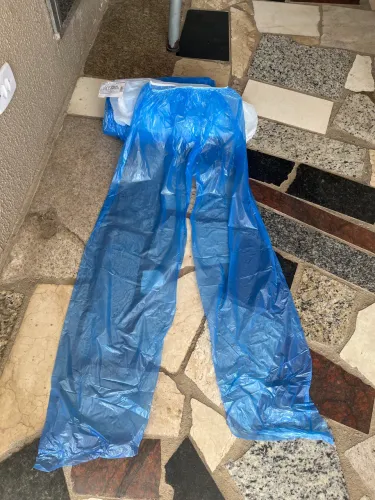 Calça plástica com 25 un 