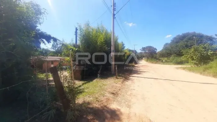 Chácara à venda em São Carlos - Arace de Santo Antonio com 2 garagens cobertas