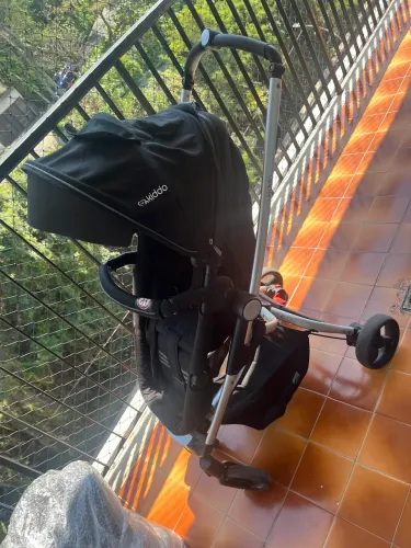 Carrinho + bebê conforto
