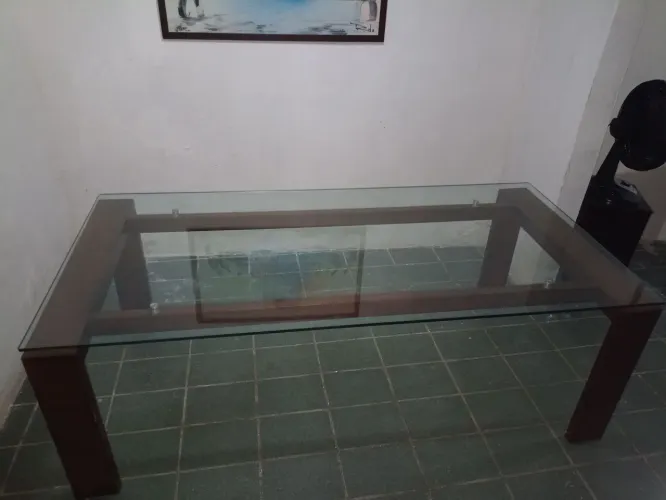 Mesa de Jantar de Vidro com Tampo de Madeira
