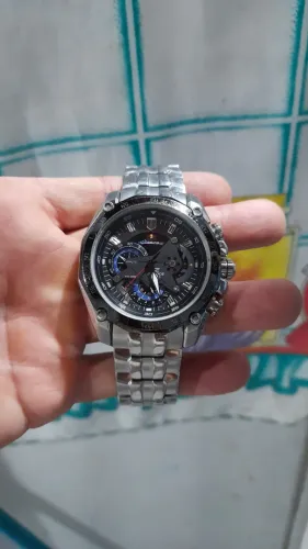 Vendo um relógio casio cronógrafo com vidro de safira