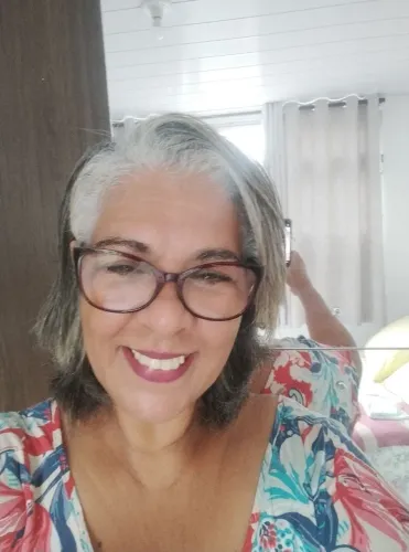 Doméstica , Cuidadora de idosos e faxina.