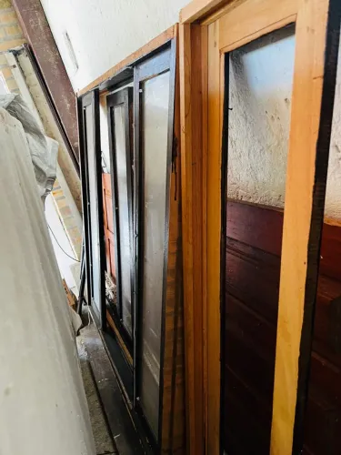 2 Janelas de madeira