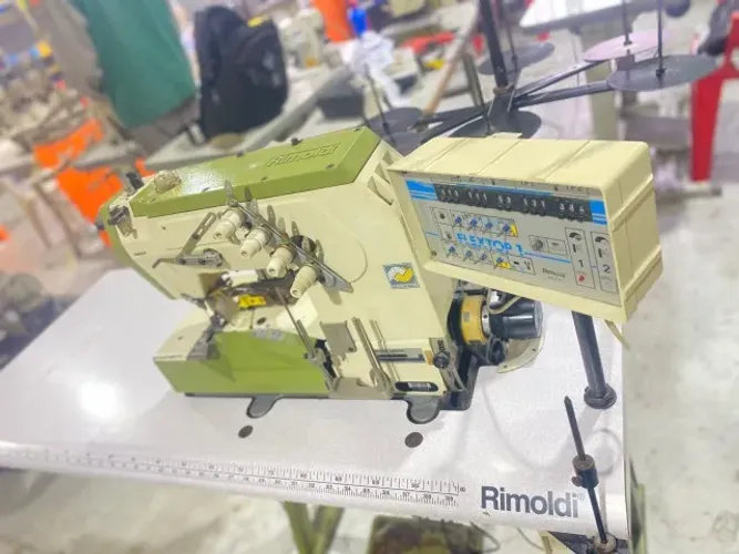 Máquina Galoneira/Colarete Industrial Rimoldi Necchi Flextop I