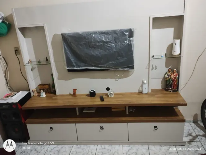 Vendice  um rak em ótimo estado. 