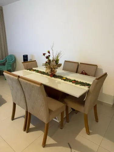 Mesa com 6 cadeiras $ 1.500