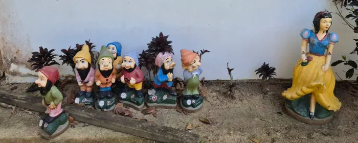 Branca de Neve e os 7 Anões; em Cimento; Tamanho Grande: a partir de 50cm