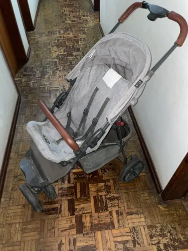 Carrinho de Bebê importado dos EUA pouco usado